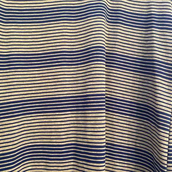 Lularoe Lynnae tee - Picture 2 of 4